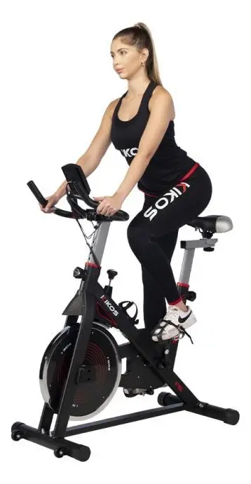 Bicicleta de spinning Kikos F5i preta com roda de inercia de 10 kg